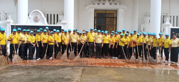 ศรีเทพร่วมแรงจิตอาสา ปรับภูมิทัศน์วัดพระวรราชาทินัดดามาตุ เตรียมพร้อมพิธีถวายผ้ากฐินประจำปี 2568