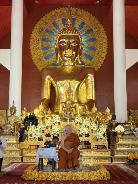 ข่าวประชาสัมพันธ์รายการคืนคุณให้แผ่นดินผลิตรายการเพื่อสืบสานพระพุทธศาสนาและเทิดทูนสถาบันพระมหากษัตริย์