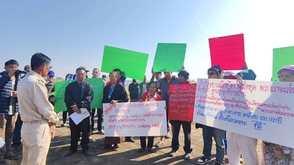 บึงกาฬ – ชาวสวนริมโขงบึงกาฬรวมตัวร้องสื่อ คัดค้านเทศบาลขึ้นทะเบียนที่ทำกินกว่า 100 ปี เป็นที่สาธารณประโยชน์ (นสล.)