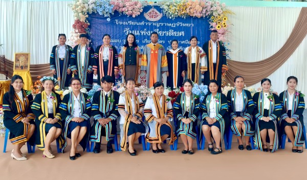 สำราญราษฎร์วิทยา” จัดวันแห่งเกียรติยศสุดซึ้ง มอบวุฒิบัตร–ปัจฉิมนิเทศ น้ำตาแห่งความผูกพันครู–ศิษย์หลั่งไหล