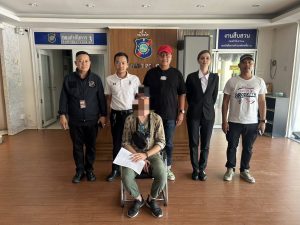 สมุทรปราการ ตำรวจท่องเที่ยว กก.3 บก.ทท.1 “จับกุมคนร้ายก่อเหตุลักทรัพย์นักท่องเที่ยวอเมริกาในท่าอากาศยานสุวรรณภูมิ”