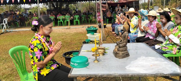 ชาวบ้านบุ่งกกเรียงร่วมสืบสานประเพณีสงกรานต์ จัดกิจกรรมอบอุ่น สร้างความสามัคคีในชุมชน