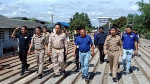 ส.ส. อนุชา สะสมทรัพย์ สมาชิกสภาผู้แทนราษฎรเขต 5 จังหวัดนครปฐมพร้อมด้วย นายอำเภอนครชัยศรีและคณะประชุมการบริหารจัดการน้ำคลองบางแก้ว ณ ห้องประชุมชั้น 2 ที่ว่าการอำเภอนครชัยศรี
