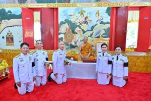 พระบาทสมเด็จพระเจ้าอยู่หัว ทรงพระกรุณาโปรดเกล้าฯ ให้องคมนตรี เชิญสัญญาบัตร พัดยศ และผ้าไตร ถวายแด่ พระวัชรธรรมโกวิท เจ้าคณะอำเภอนครชัยศรี และเจ้าอาวาสวัดโคกเขมา อำเภอนครชัยศรี จังหวัดนครปฐม