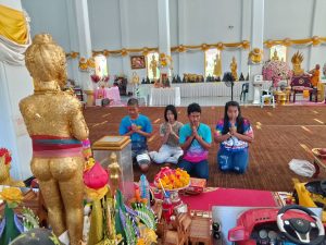 ปทุมธานี เฮลั่น! สมหวัง 2 ต่อเจ้าของร้านธูปแก้บนไอ้ไข่วัดบึงบา–แม่ตะเคียนทอง หลังรับโชคลูกค้าถูกตาม อีก 8 คน นักธุรกิจแห่แก้บนท้าวเวสฯดลธุรกิจพุ่งทะเป้า