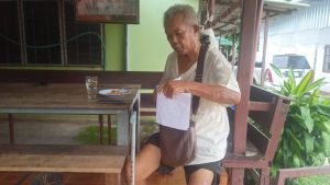 สกลนคร พบ นรต.ตกอับหูพิการ รุ่นเดียวกับ ผบ.ตร.ถูกตัดน้ำตัดไฟขอความช่วยเหลือ