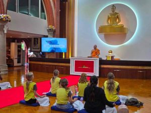 ปทุมธานี วัดพระธรรมกายลอนดอนเผยแผ่สมาธิสู่ชาวอังกฤษ เปิดพื้นที่เรียนรู้พระพุทธศาสนาสำหรับทุกคน