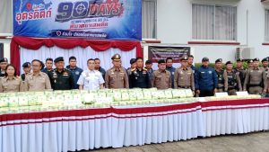 จังหวัดอุตรดิตถ์ตำรวจภูธรจังหวัดอุตรดิตถ์ ปปส.ภาค 6แถลงผลการจับกุม/สกัดกั้นการลำเลียงยาเสพติด ในห้วงระดมกวาดล้างยาเสพติด Operation 90 Day ผ่าแผนยุทธการ 90 วัน พิฆาตยาเสพติด