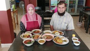 ร้านรสมือบะหมี่จับกังเนื้อแดง&ครัวราณี อาหารอิสลาม ของชาวอิสลามและคนทั่วไปของจังหวัดอุตรดิตถ์
