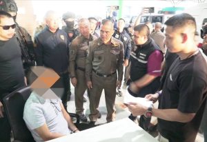รวบแล้ว “ดร.วิน” แก๊งโกงสอบท้องถิ่น หลังหลบหนีออกนอกประเทศทางช่องทางธรรมชาติ ถูกทางการลาวจับกุมและส่งตัวกลับไทย