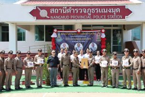 สุรินทร์-ผบก.ภ.จว.สุรินทร์ พร้อมด้วยผู้ทรงคุณวุฒิ ตร. ตรวจเยี่ยมบำรุงขวัญ 4 สภ.ในสังกัด (สภ.กาบเชิง, สภ.แนงมุด, สภ.พนมดงรัก, สภ.โชคนาสาม) มอบพระบูชาจอมสุรินทร์ รุ่น “พิทักษ์แผ่นดินไทย”
