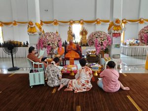 ปทุมธานี 2ผู้ศรัทธาเร่งแก้บนไอ้ไข่วัดบึงบา หลังสมหวังทั้งงาน-โชคลาภ