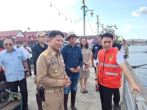 รองผู้ว่าราชการจังหวัดนครปฐม ลงพื้นที่ติดตามสถานการณ์อุทกภัย ในพื้นที่อำเภอนครชัยศรี พร้อมเร่งช่วยเหลือประชาชนที่ได้รับผลกระทบ 24 ตำบล 108 หมู่บ้าน กว่า 18,654 คน