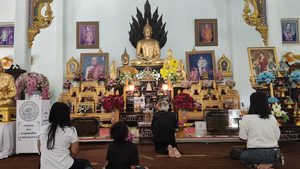 ปทุมธานี 2 สาวแห่แก้บนแม่ตะเคียนทอง สาวเจ้าของสวนต้นไม้ธุรกิจปัง ออเดอร์ทะลักเกือบล้าน สาวรังสิตขอพรครั้งแรกรับโชคก้อนโต