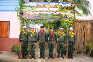 สุรินทร์-ทหารไม่เคยทิ้งประชาชน! เจ้าหน้าที่ทหารจากหน่วยพัน.ร.22 ลุยทำความสะอาดฟื้นฟูโรงเรียนบ้านอุโลก สร้างรอยยิ้มและห้องเรียนที่ปลอดภัยให้น้องๆ หลังประสบภัยธรรมชาติ เพราะอนาคตของเด็กๆ คือหัวใจสำคัญ ในยามที่พี่น้องประชาชนเดือดร้อน ทหารไทยไม่เคยรอช้า