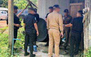 “คลังแสง” 3 จุด ซุกอาวุธในพื้นที่ 3 อำเภอ ฝ่ายความมั่นคงนราธิวาส บุกตรวจยึด ทั้งปืน-กระสุน-ระเบิด.อื้อ.!
