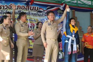 สุรินทร์-ต้อนรับ “น้องเบล” จิราพัชร ขานอ่อนตา นักกรีฑาทีมชาติไทยชาวอำเภอสนม เจ้าของ 2 เหรียญเงินเอเชียนเกมส์ ครั้งที่ 20 อย่างอบอุ่น